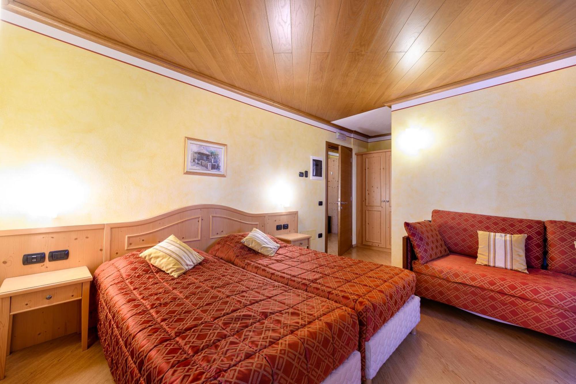 Hotel Garni Le Corti グロソット エクステリア 写真