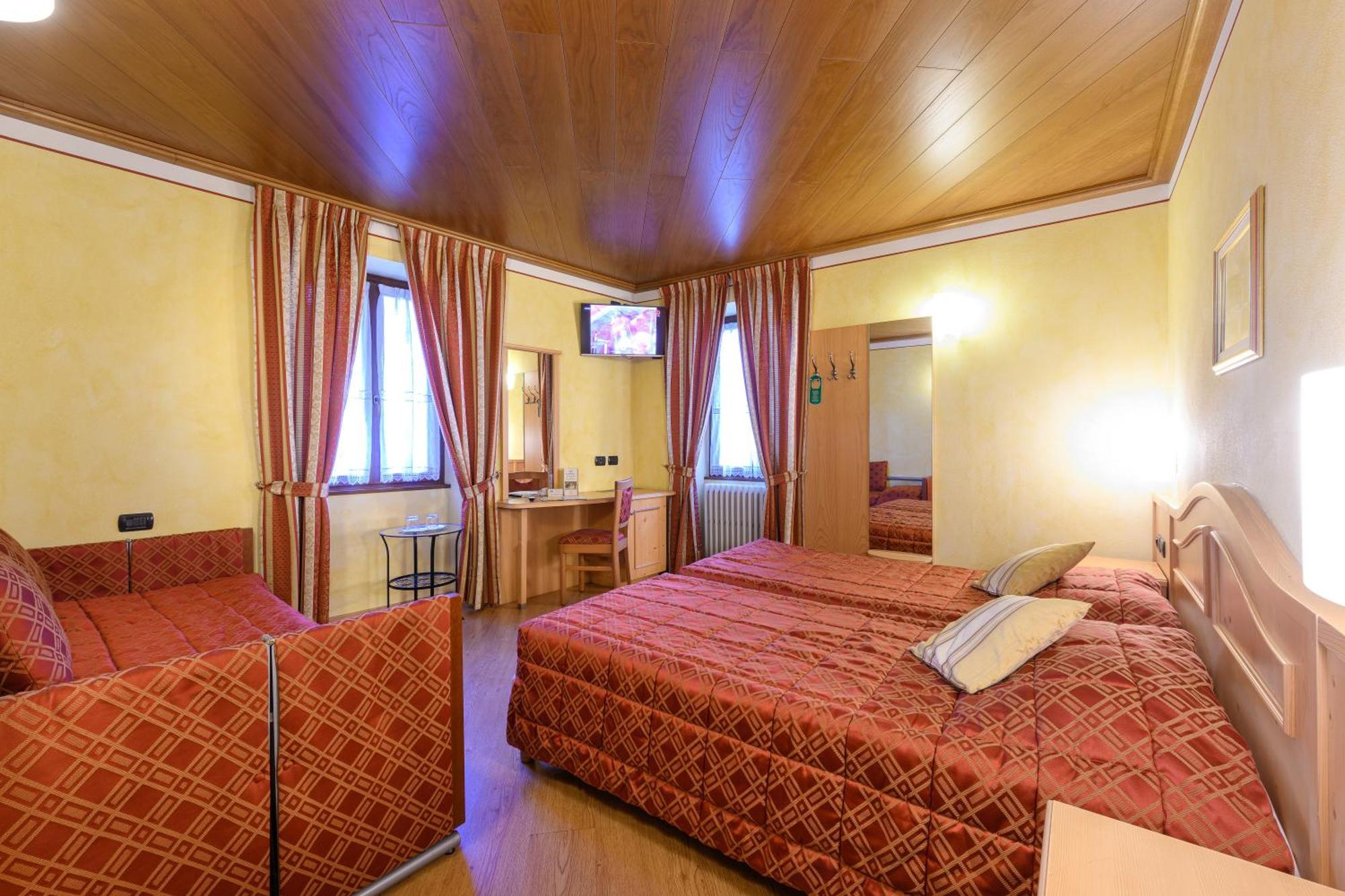 Hotel Garni Le Corti グロソット エクステリア 写真